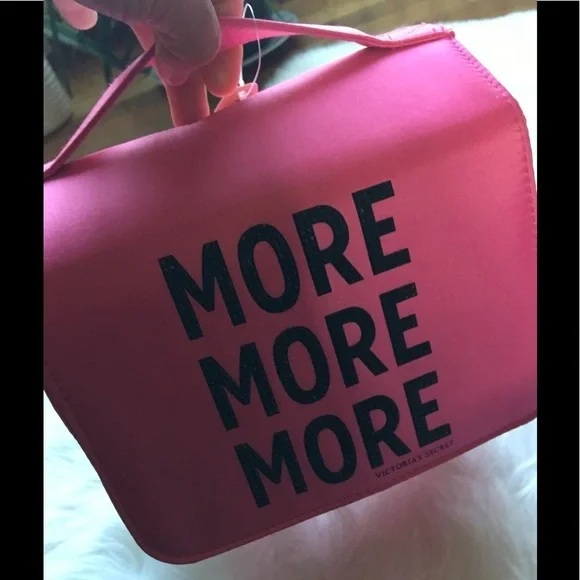 NWT Victoria's Secret Train Case MORE Pink Bag - Picture 8 of 10